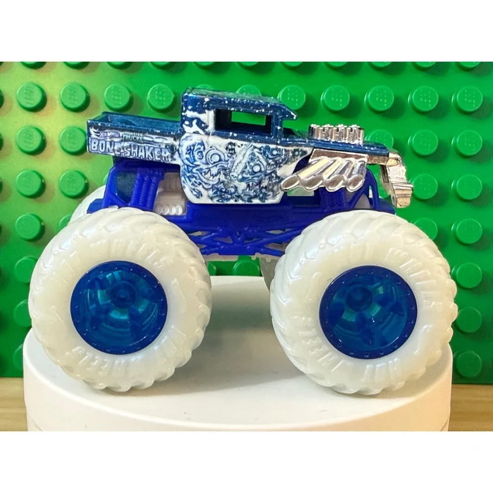 Hot Wheels Monster Trucks Bone Shaker Blizzard Blue White Diecast Toy Car